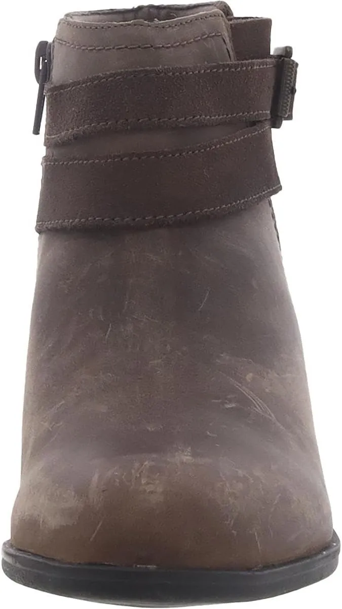 Clarks Womens Cail Chelsea Leather Zip Up Ankle Boots