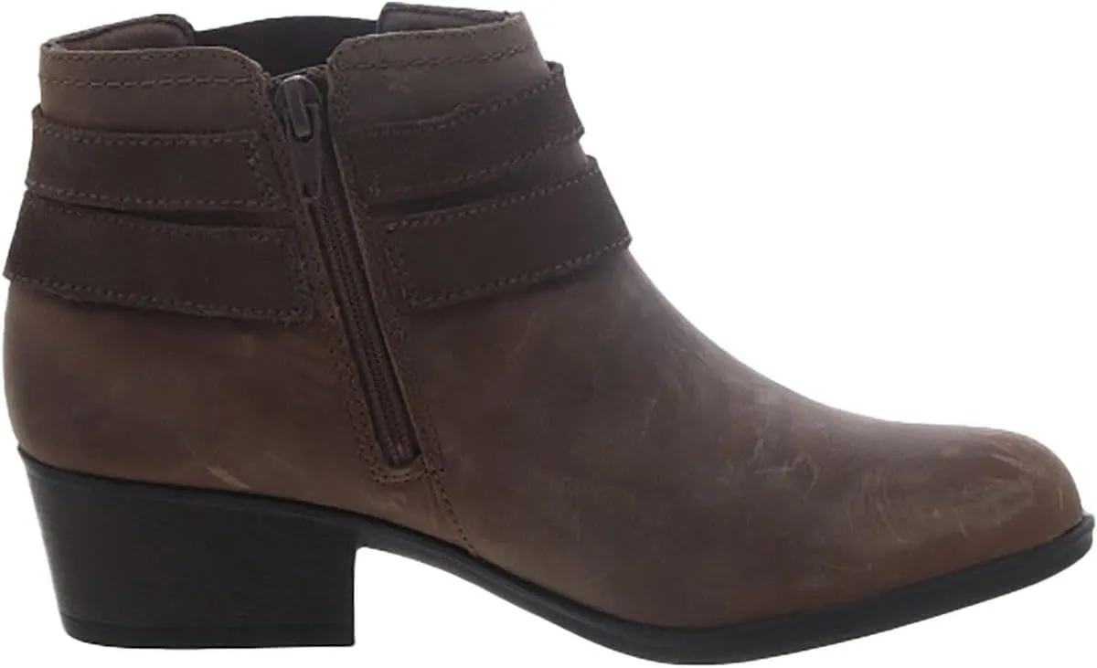 Clarks Womens Cail Chelsea Leather Zip Up Ankle Boots
