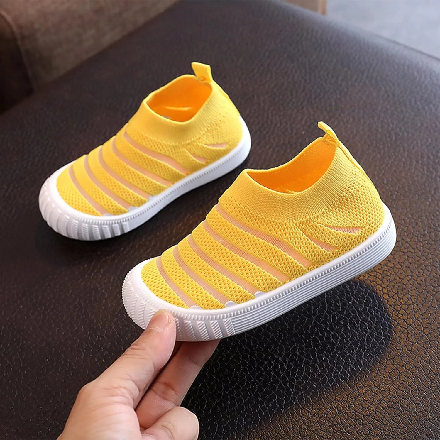 EnJoCho Baby Breathable Shoes Summer And Autumn Girls Sneakers Flying Woven Mesh Breathable Comfortable Flat Casual Shoes