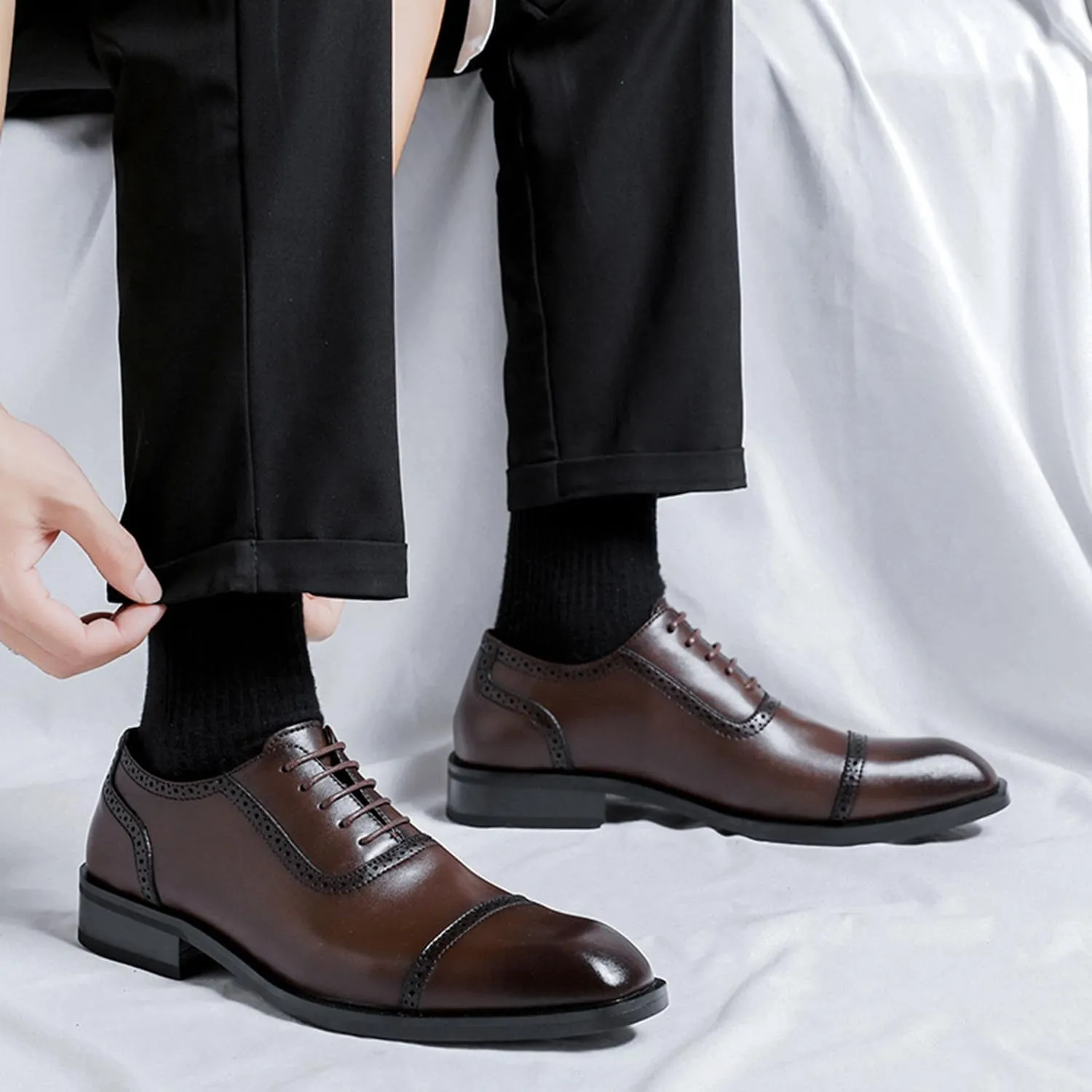 Men's Classic Modern Formal Oxford Brogues Lace Up Dress Shoes Elegant Wedding Shoes for Men