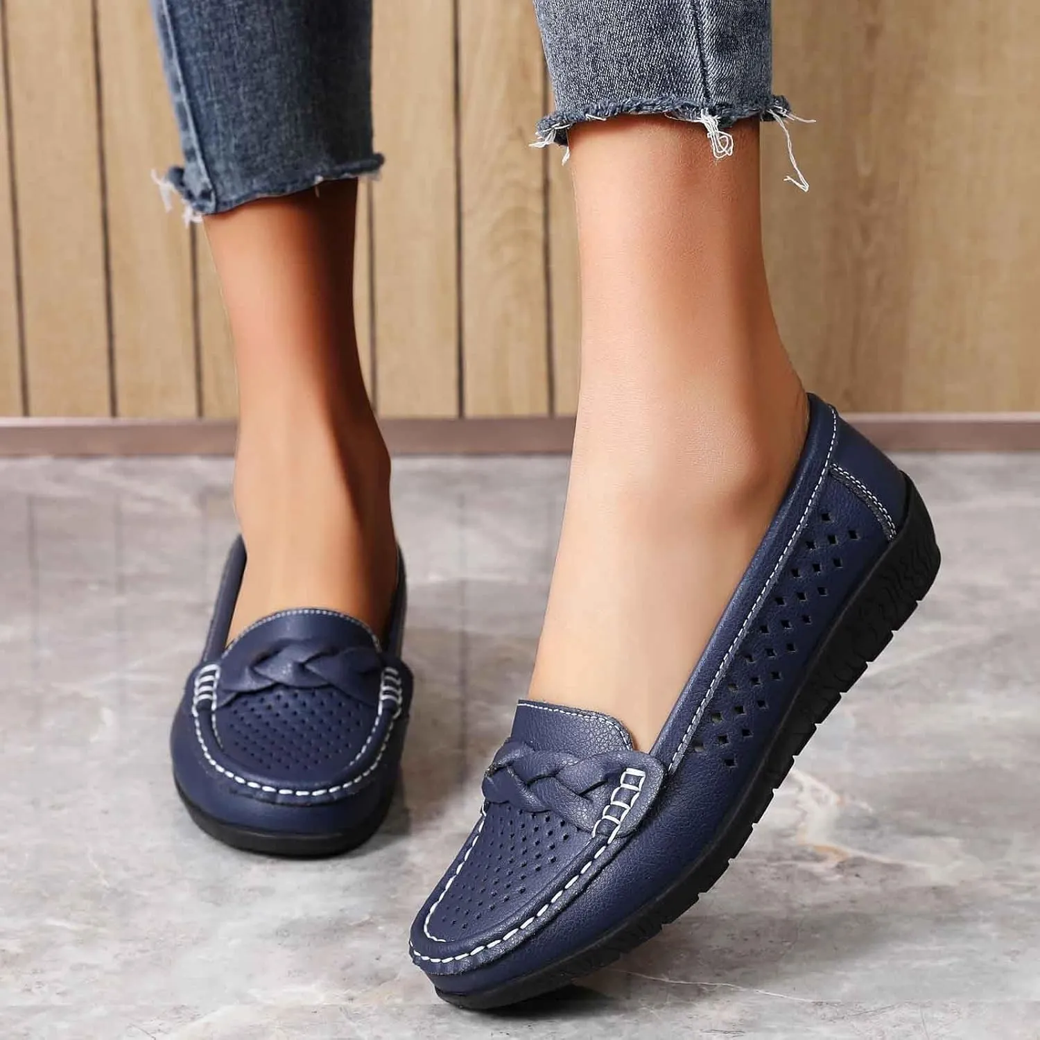 Women's Casual Slip On Loafers Comfortable Flat Shoes Breathable Soft Sole Everyday Walking Shoes for Women Fashion Versatile Wear